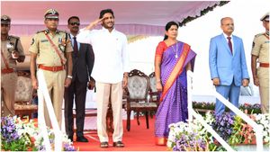 న్యాయమూర్తులపై ట్రోలింగా - సీఎం జగన్ కీలక ఆదేశాలు..!!