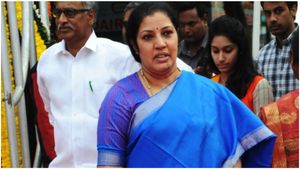 రాజమండ్రికి పురందేశ్వరి - పరామర్శ..!!