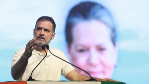కేసీఆర్‌పై సీబీఐ, ఈడీ కేసు పెట్టలేదు, ఎందుకు?: ’మేడారం‘ జాతీయ పండగ అంటూ  రాహుల్ కీలక వ్యాఖ్యలు