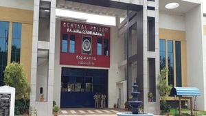 రాజమండ్రి సెంట్రల్ జైల్ లో తోపులాట?