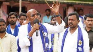 వాషింగ్ మిషిన్లు, స్మార్ట్‌ఫోన్లు ఫ్రీ: తెలంగాణ బీఎస్పీ మేనిఫెస్టో విడుదల, కీలక అంశాలు