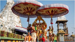 తిరుమల బ్రహ్మోత్సవాలు, శ్రీవారి మొదటి భక్తుడు హనుమంతుడు, హనుమంత వాహనంలో ! 