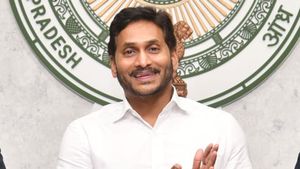 విశాఖ కేంద్రంగా వైఎస్ జగన్ కొత్త ప్లాన్: గృహ ప్రవేశానికి ముహూర్తం ఖరార్