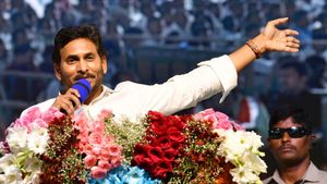 మూడు నెలలు మహిళలకు జగన్ నిధుల వరద..!!
