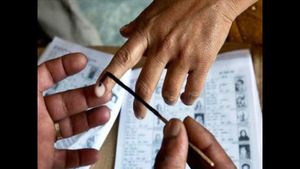  తెలంగాణలో మొత్తంగా 70.53 శాతం పోలింగ్: వారికి శుక్రవారం సెలవు