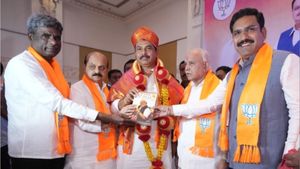 వరల్డ్ కప్ ఫైనల్స్ ముందు హైకమాండ్ కు మూడ్ వచ్చింది. ప్రతిపక్ష నేత పేరు, హమ్మయ్యా ! 