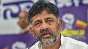 డీకేకి అండగా సీఎం, మంత్రివర్గం, సీబీఐకి షాక్, ఢిల్లీ మాట ఏమిటో ?, అక్రమాస్తుల కేసులో ట్విస్ట్ ! 