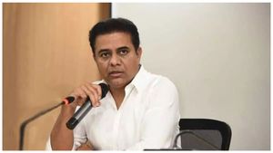 NRI News: అమెరికాలో తెలంగాణ విద్యార్థిపై దాడి.. స్పందించిన కేటీఆర్..