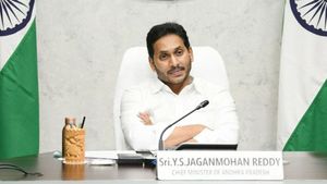 జగన్ విన్నింగ్ ఫార్ములా, ఢిల్లీ లెక్క క్లియర్ - ఆపరేషన్ అపోజీషన్..!!