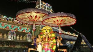 ఈ రోజు తిరుమలలో ప్రత్యేక ఏమిటో తెలుసా,  వైభవంగా కార్తీకపౌర్ణమి గరుడసేవ, మోదీ కూడా అందుకే ! 