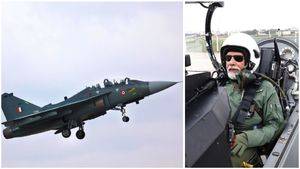 Tejas: తేజస్ ఎయిర్ క్రాఫ్ట్ లో ప్రధాని మోడీ-బెంగళూరు హెచ్ఏఎల్ నుంచి కాసేపు..