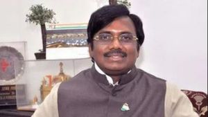  రూ. 200 కోట్ల అక్రమ లావాదేవీలు: వివేక్‌పై ఈడీ కేసు, కీలక వివరాల వెల్లడి