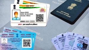 ఐటీ హబ్ లో గోల్ మాల్ గ్యాంగ్, నకిలి ఆధార్ కార్డు, పాస్ పోర్టు, ఓటర్ ఐడీ ఎలా చేస్తారంటే ? 
