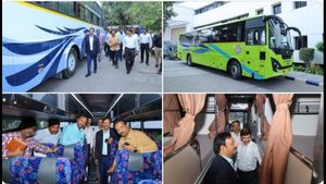 సంక్రాంతికి 200 కొత్త బస్సులు: అద్దెకు మరిన్ని కావాలంటూ టీఎస్ఆర్టీసీ ప్రకటన