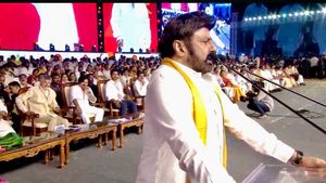 పవన్ కళ్యాణ్‌తో పోల్చుకున్న బాలకృష్ణ: ఎంతకైనా తెగిస్తామంటూ కీలక వ్యాఖ్యలు
