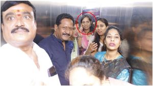 లిఫ్ట్‌లో చిక్కుకుపోయిన కంటోన్మెంట్ ఎమ్మెల్యే లాస్య నందిత