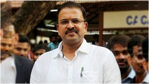 మాజీ జేడీ కొత్త పార్టీ సిద్దం - వెనుక ఉన్నదెవరు, ఎవరికి నష్టం...!!