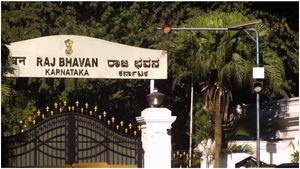 రాజ్ భవన్ లో బాంబు పెట్టాము, ఆలస్యం చేస్తే మీకే నష్టం, కంట్రోల్ రూమ్ కు ఫోన్ చేసి ! 