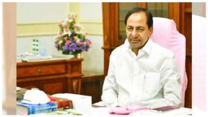 కేసీఆర్ సర్కార్ పతనం వల్ల అందరి కంటే ఎక్కువగా సంతోషించిన వ్యక్తి బహుశా ఆయనే..!!