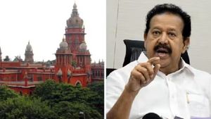 మంత్రికి మూడు ఏళ్లు జైలు శిక్ష, మంత్రి భార్యకు అదే శిక్ష, సీఎంకు చాలా క్లోజ్ 