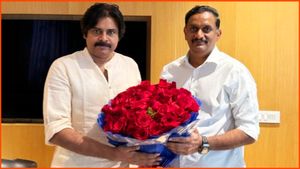 పవన్ తో కేశినేని చిన్ని భేటీ - టీడీపీలో ఏం జరుగుతోంది..!!