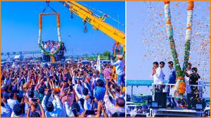 కాంగ్రెస్ యోధులకు గ్రాండ్ వెల్‌కమ్ పలికిన ఖమ్మం