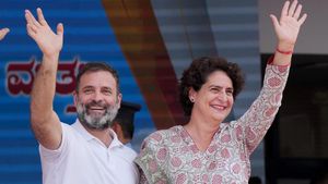 వైనాట్ ఏపీ? కాంగ్రెస్ పవర్ పాలిటిక్స్; రంగంలోకి అన్నాచెల్లెళ్ళు రాహుల్, ప్రియాంకా గాంధీలు!!