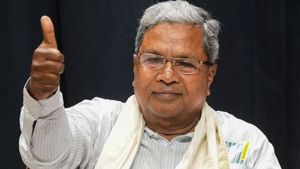 సీఎంకు సినిమా చూపించాలని ఏకమైన ప్రతిపక్షాలు, శీతాకాలంలో దుప్పట్లు గ్యారెంటీ !