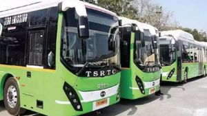 టీఎస్ఆర్టీసీలోకి కొత్తగా 80 కొత్త బస్సులు: మార్చికి 1000కిపైగా అధునాతన బస్సుల ఎంట్రీ