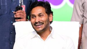  Arogyasri : లబ్దిదారులకు సీఎం జగన్ గుడ్ న్యూస్ - రూ 25 లక్షల వరకు ఉచితం..!!