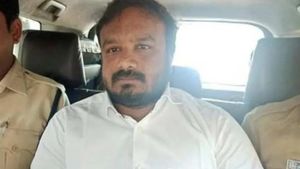  నకిలీ జీవోలతో రూ. 5 కోట్ల మోసం: బీఆర్ఎస్ నేత అరెస్ట్