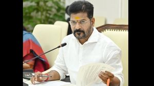 ప్రతి నియోజకవర్గానికి రూ. 10 కోట్లు: అవినీతి సహించేది లేదంటూ సీఎం రేవంత్ హెచ్చరిక