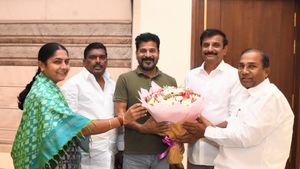  రేవంత్ రెడ్డిని కలిసిన నలుగురు బీఆర్ఎస్ ఎమ్మెల్యేలు