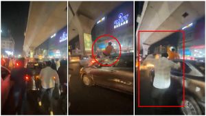 Viral Video: పంజాగుట్టలో కారు బీభత్సం.. వైరల్ అయిన వీడియో..