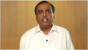 డేటా సెంటర్‌ను ప్రకటించిన ముఖేష్ అంబానీ: గ్రీన్ ఎనర్జీలోభారీ పెట్టుబడులు