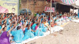 అంగన్వాడీలపై వేటు  - ప్రభుత్వం సంచలన ఆదేశాలు..!!