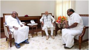 మోదీ స్కెచ్, రంగంలోకి దిగిన మాజీ సీఎం, సిట్టింగ్ సీఎంకు సినిమా చూపించాలని ప్లాన్, అదే జరిగితే ? 