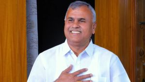 అధికార పార్టీ ఎమ్మెల్యేకి షాక్ ఇచ్చిన అధికారులు, రిక్రూట్ మెంట్ లో అవకతవలు, మ్యాటర్ ! 