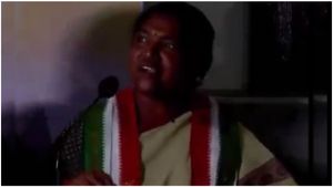 మంత్రి సీతక్క ప్రెస్‌మీట్‌లో మాట్లాడుతుండగా..: అనూహ్య ఘటనతో కలకలం