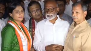 కాంగ్రెస్‌లో చేరడానికి బలమైన కారణం ఉంది: షర్మిల
