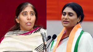 కాంగ్రెస్ లోకి సునీత, డీఎల్ ఇంటికి షర్మిల - సీట్లు, పోటీపై క్లారిటీ..!!