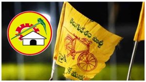 టీడీపీకి షాకిచ్చిన ఎంపీలు: ఉన్న ముగ్గురిలో ఇద్దరు అవుట్