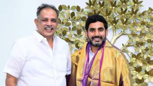 బెజవాడలో వైసీపీకి మరో షాక్ ! కేశినేని చిన్నికి సోదరుడు నానిపై తొలి విజయం..