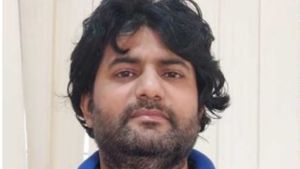  హైదరాబాద్ ఎయిర్‌పోర్టుకు బెదిరింపు మెయిల్స్: ఐటీ ఉద్యోగి అరెస్ట్