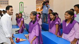 విద్యాశాఖలోకి మున్సిపల్ టీచర్లు - సర్వీసు రూల్స్ విడుదల..!!