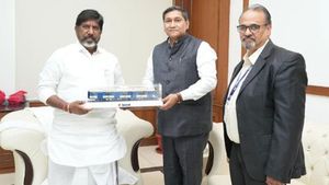 తెలంగాణలో మెట్రో కోచ్ ఫ్యాక్టరీ ఏర్పాటు చేయండి: బీఈఎంఎల్ సీఎండీతో భట్టి