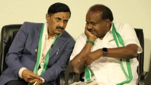 యడియూరప్పకు షాక్, ఆ పార్టీలో చేరిన బెంగళూరు సిటీ మాజీ పోలీసు కమీషనర్ !