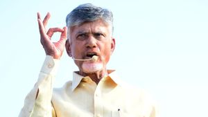 కుర్చీలు మడతపెడతారు, ఖబడ్దార్ -  చంద్రబాబు మాస్ వార్నింగ్..!!