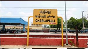 చర్లపల్లి నుంచి నడవబోతున్న సూపర్ ఫాస్ట్ రైళ్లు ఇవే!