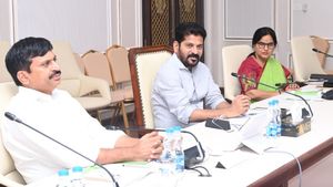  `ధరణి`పై రేవంత్ రెడ్డి కీలక నిర్ణయాలు- సమగ్ర విచారణకు ఆదేశాలు 